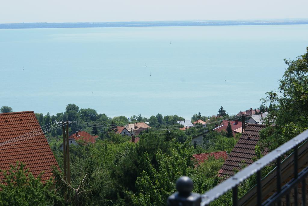 Sargarigo Apartman Haz Hotel Balatonalmádi Eksteriør billede